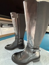 Russell and Bromley Aquatalia