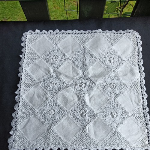 Linen lace cushion - ,