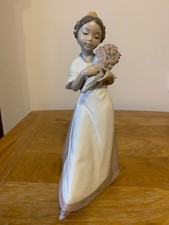 Nao by Lladro ~ ‘Girl with Bouquets of Flowers’ Spanish girl with flowers. VGC