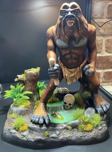 Amt big foot glow the - foot,