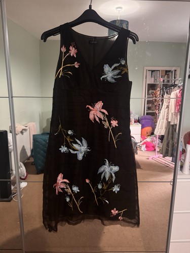 Black floral sleeveless linea - sleeveless,