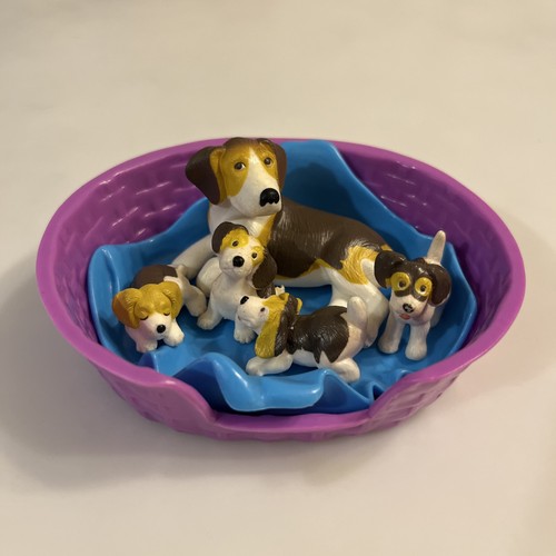 Puppy pocket family - in, mum