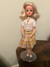 Sindy Doll Lovely Lively 1975,  Rivet Shoulders, Hard Head , Beautiful Face