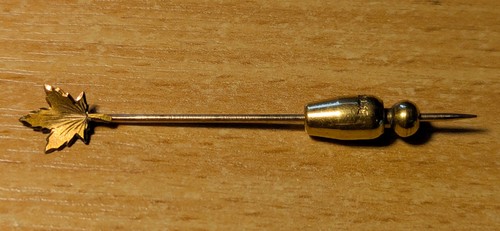 10ct gold maple leaf - 10ct,