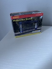 Hornby Skaledale OO Gauge R8681 Modern Bus Shelter Boxed