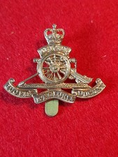 Royal Artillery Beret badge.