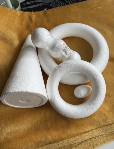 Polystyrene shapes mixed - mixed, lot