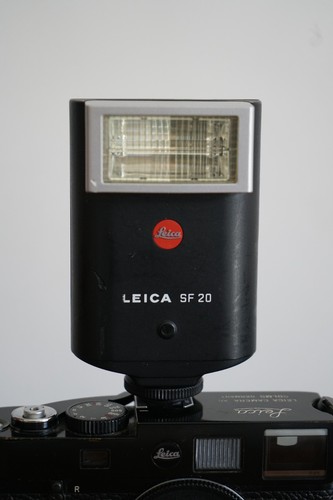 Leica shoe mount flash - sf-20,