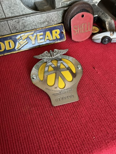 Vintage car badge aa - badge,