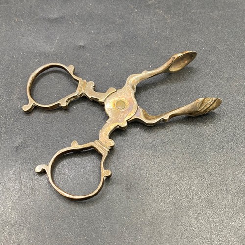 Scissor shaped nips - shaped,