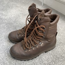 Altberg Defender Boots Size 8m