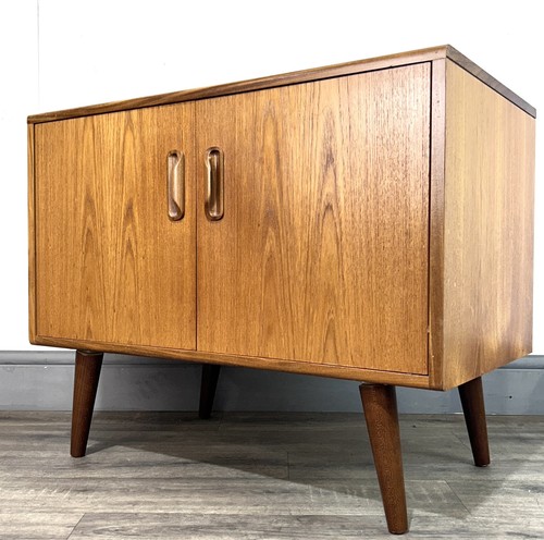 Fab compact mid - mid, century