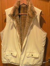 QUALITY LADIES WHITE GILET EXCELLENT COSY BODY WARMER PRE OWNED  GOOD CONDITION
