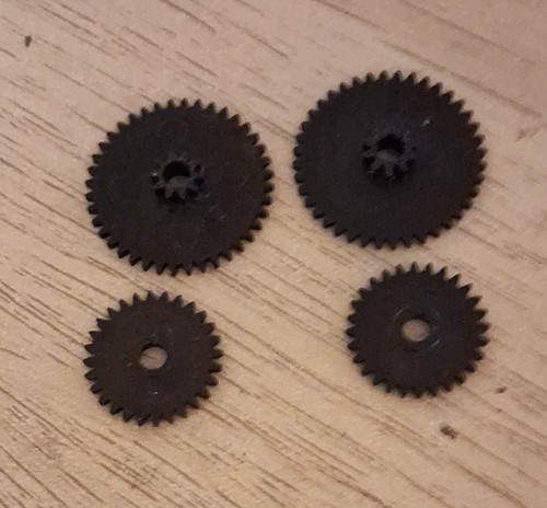 Set spur gears - of, 4