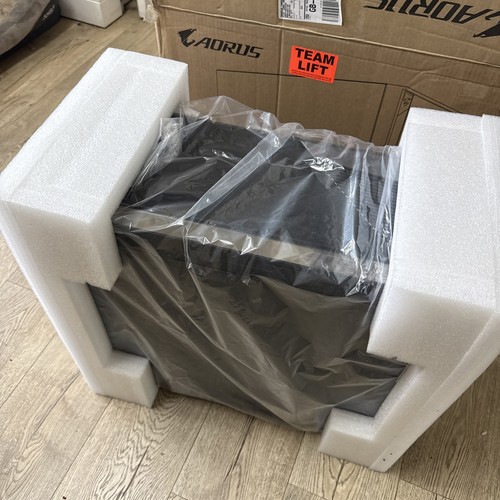 Gigabyte aorus c500 glass mid - gigabyte,