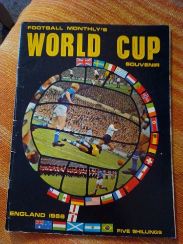 Football monthly - monthly's,