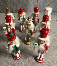 9 x 13cm  Tall Christmas Wooden Nutcracker Festive Xmas Soldiers Decoration