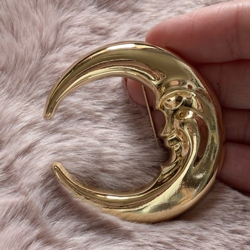 Gold crescent moon face brooch - gold,