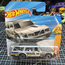 Hot Wheels 1-64 Volvo 240