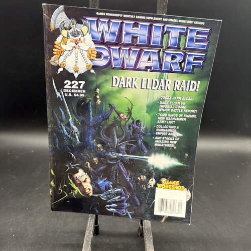 White dwarf 227 dark - white,