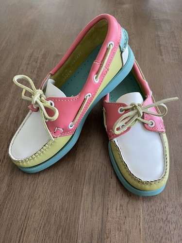 Sebago dockside women - sebago, boat