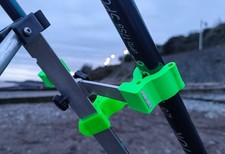 Sea fishing tripod rod rest
