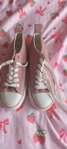 Pink trainers new - trainers, tags