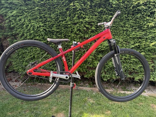 Specialized red - p4,