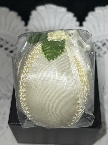 Avon satin scents pomander - satin,