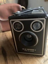 KODAK SIX-20 'BROWNIE' C 1940-50's VINTAGE 620 ROLL FILM BOX CAMERA & BAG 