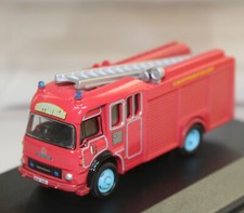 OXFORD DIECAST - CH030 - BEDFORD TK FIRE ENGINE TRUCK - CHIPPERFIELDS CIRCUS