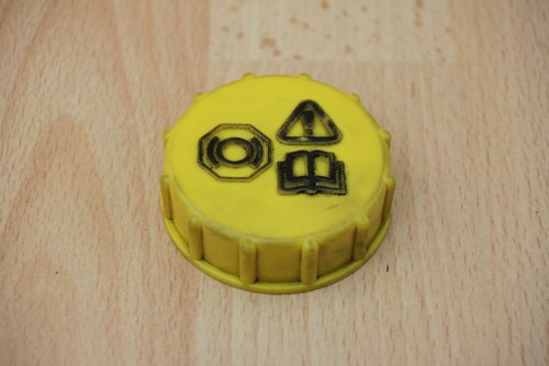 Brake master cylinder cap - master,