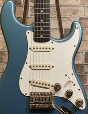 Fender THE STRAT 1980 w/hard