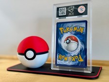 Pokemon - Pokeball With TCG
