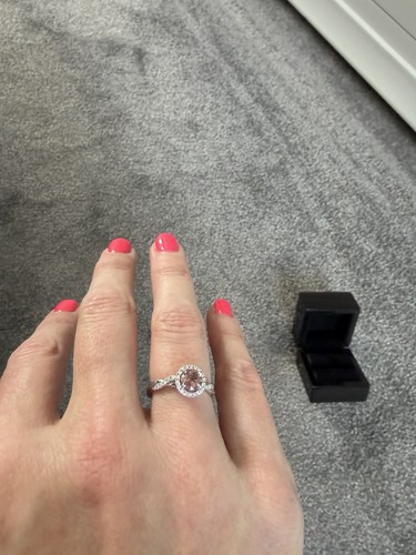 18ct white gold diamond halo - gold,