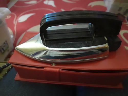 Vintage electric iron english - vintage,