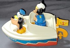 Vintage Illco Disney Cap’n Mickey Wind Up Boat Runs on Floor Or Tub Toy