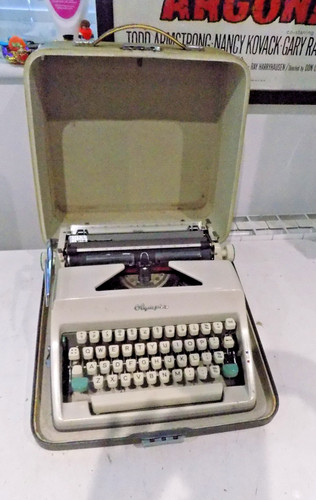Olympia vintage manual - olympia,