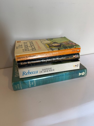 Daphne maurier book - daphne,