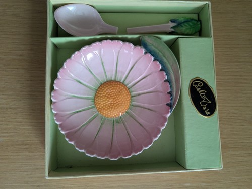 Carlton ware pink daisy butter - pink,