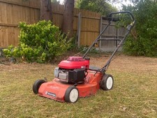 Old Sovereign lawn mower with Honda Engine Spares or Repairs