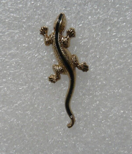 Lizard pin badge gold - lizard, badge.