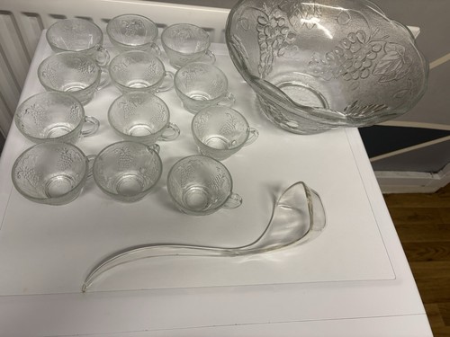 Clear pressed glass grape - clear,