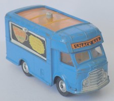 Corgi 471 Smiths Karrier Commer Van Mobile Canteen (Joe's Diner Snack Bar) 1965
