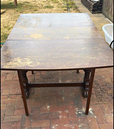 Traditional dark wood - dark,