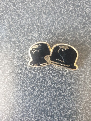 Laurel and hardy - laurel, badge