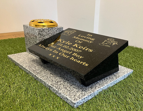 Personalised memorial stone - ,
