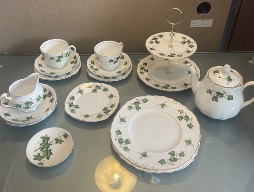 Colclough ivy leaf pieces - ivy, 17