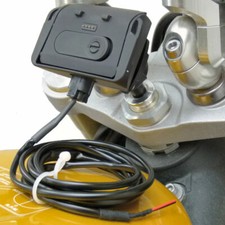 17.5mm-20.5mm Powered Motorcycle Yoke Stem Mount with Charger for TomTom Rider 2