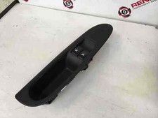 Renault Clio MK2 2001-2006 Drivers OSF Front Window Switch Handle Surround 3dr